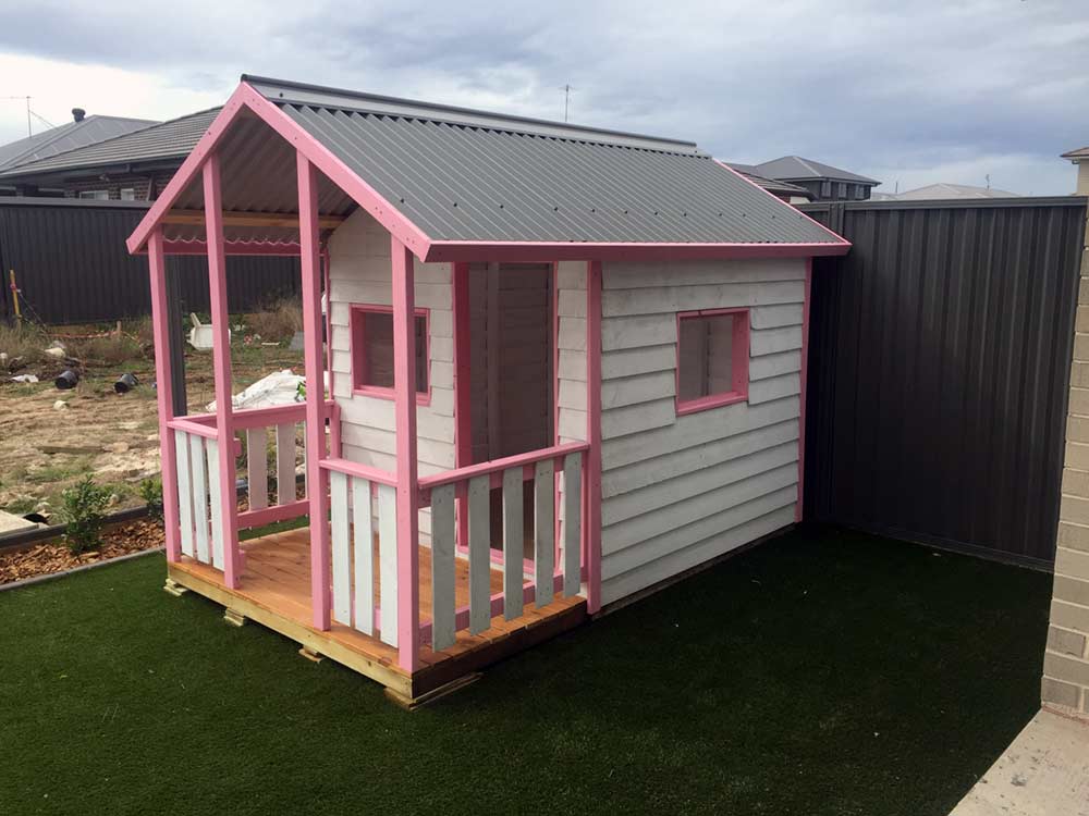 kids medium-sized cubby house with covered verandah